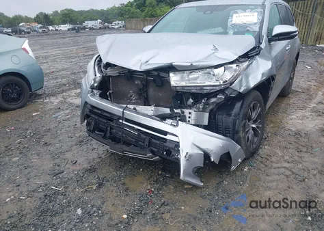 2018 Toyota Highlander Le из США, поврежденный, VIN 5TDZARFH2JS037796